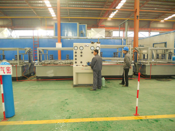 ���̰���